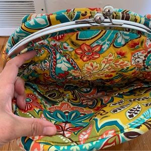 Beautiful Vera Bradley handbag with matching wallet.
